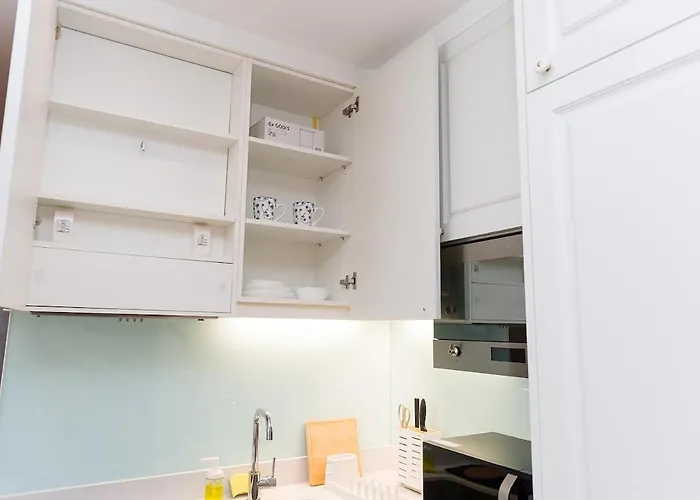 Lux 2br - 5 Mins Walk To Bts Phrom Phong *