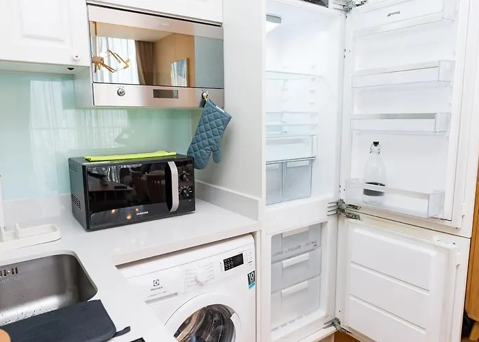Lux 2br - 5 Mins Walk To Bts Phrom Phong Banguecoque