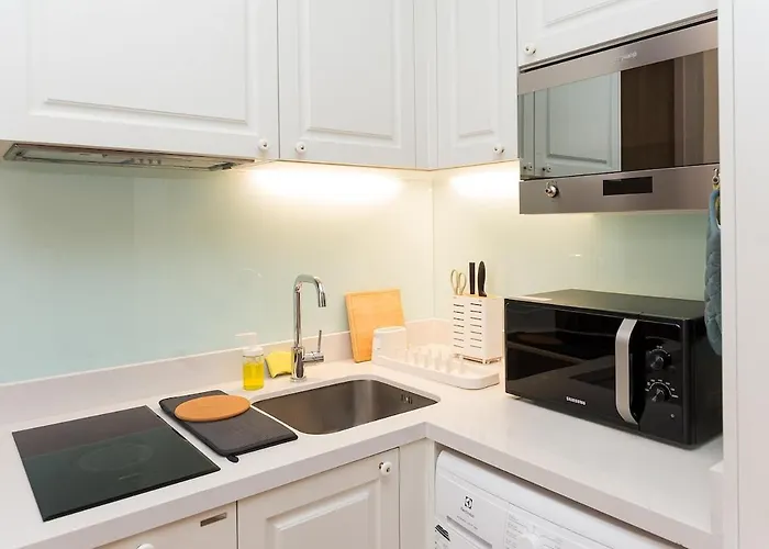 Lux 2br - 5 Mins Walk To Bts Phrom Phong *