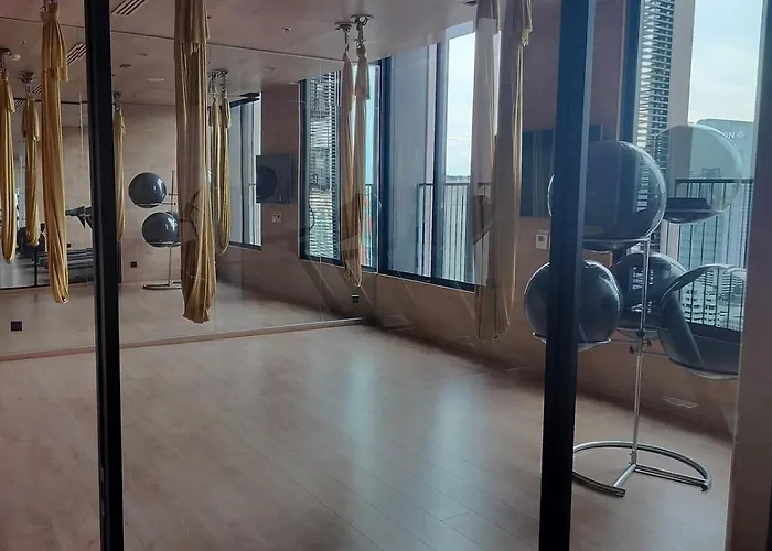 Lux 2br - 5 Mins Walk To Bts Phrom Phong *